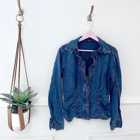 Anthropologie Pilcro Denim Shirred-Waist Ruffle-Neck Blouse Size S Blue - Picture 2 of 7